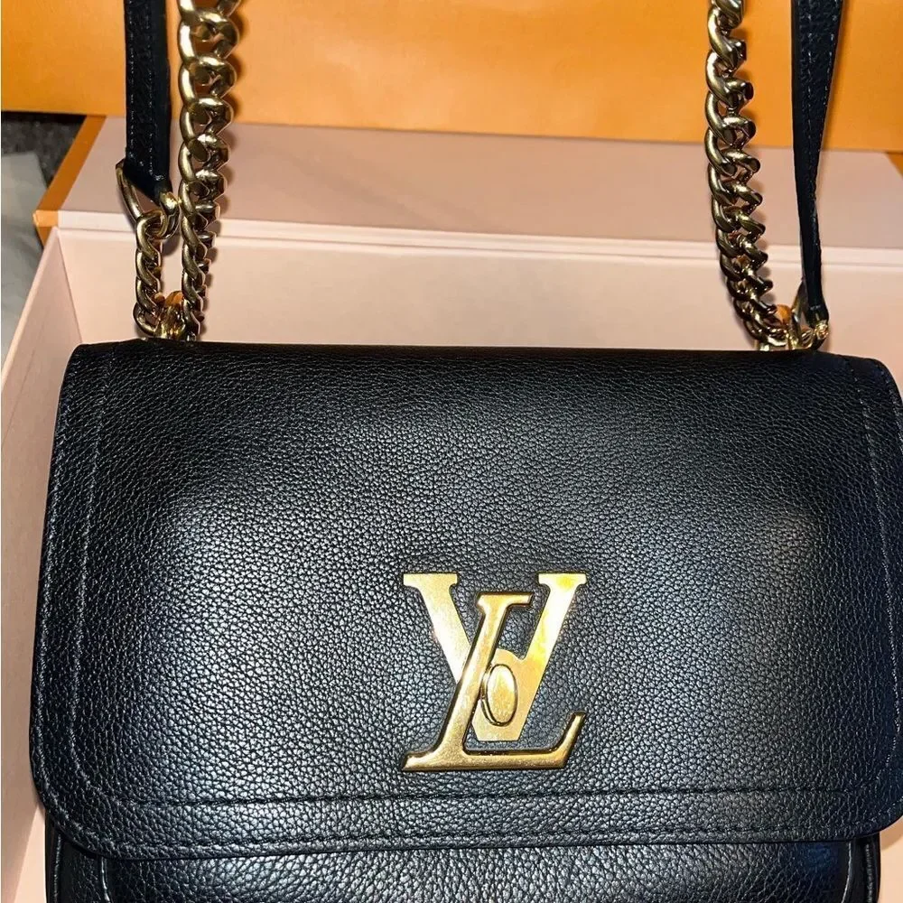 LV Chain Bag Lockme - Picture 6 of 10